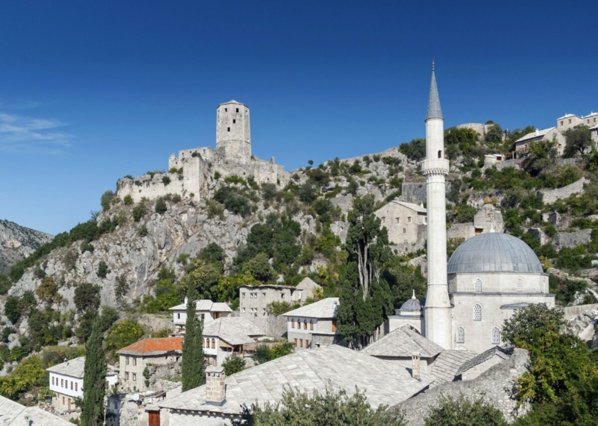 Wander to fortress village of Počitelj