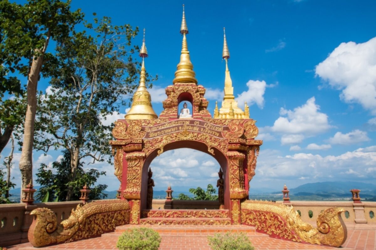 Explore the temples of Chiang Rai