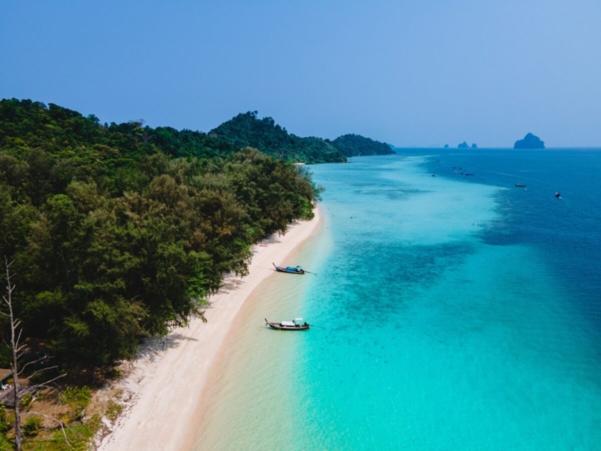 Island hopping, family style