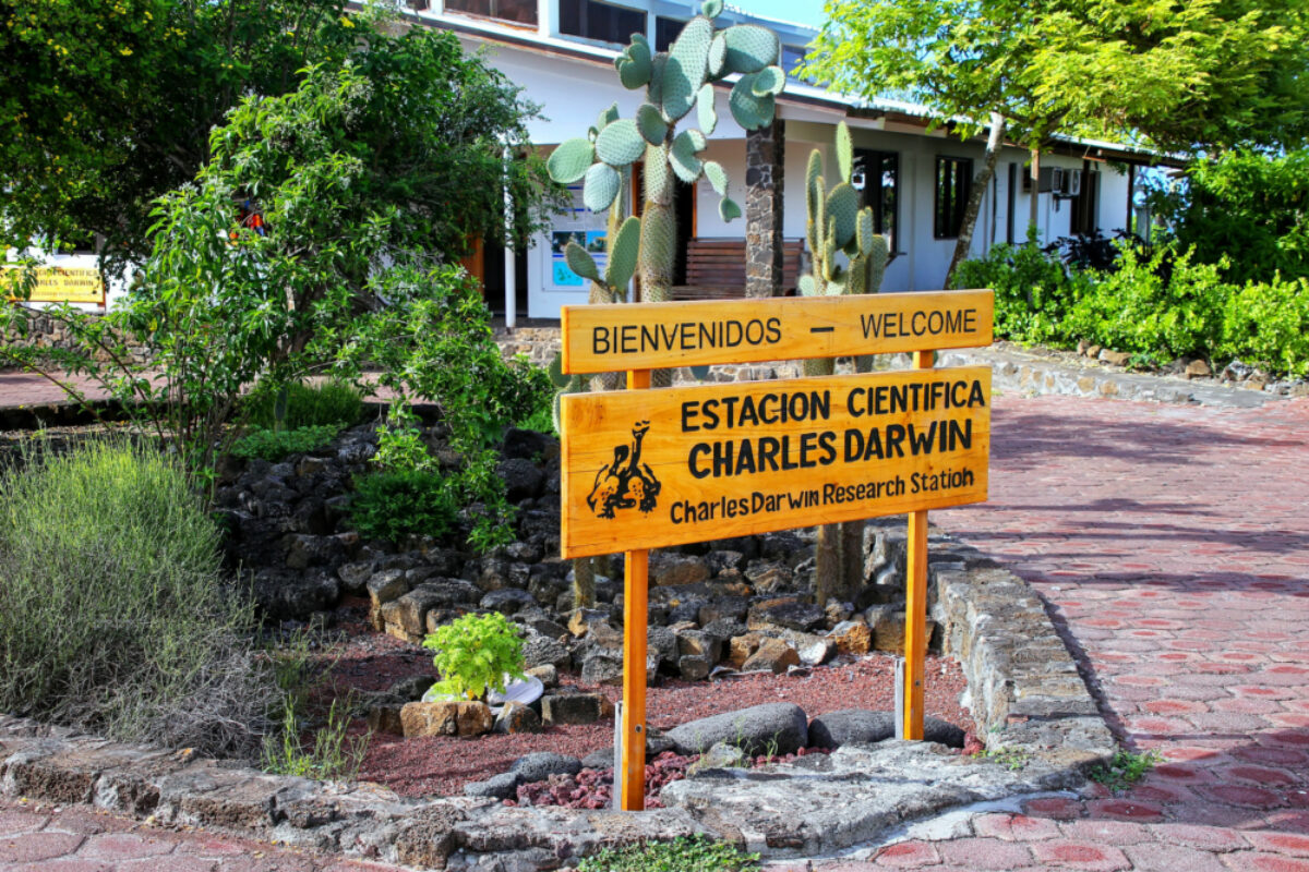 010 Galapagos Charles Darwin Research Station