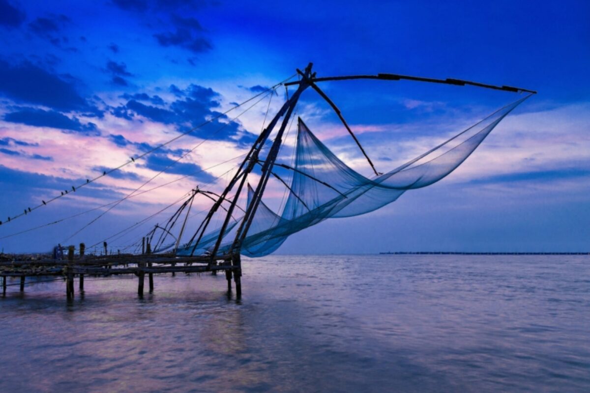 India Kerala Traditional chinese fishing net at Fort Cochin
