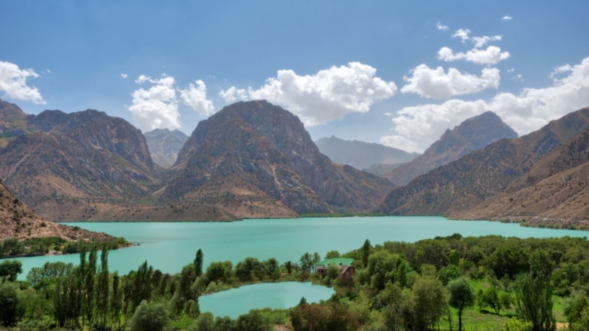 Iskanderkul fann mountains tajikistan