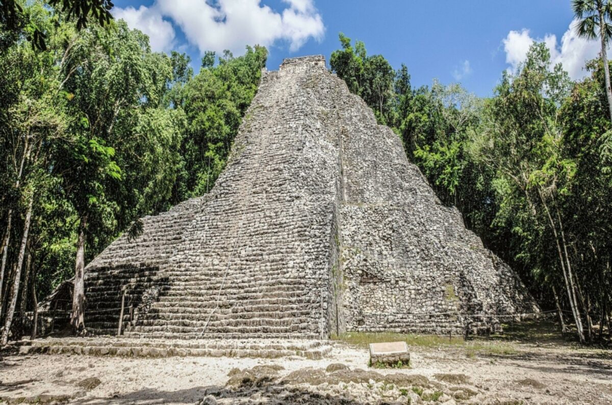 Mexic Tulum Coba Nohoch Mul pyramid