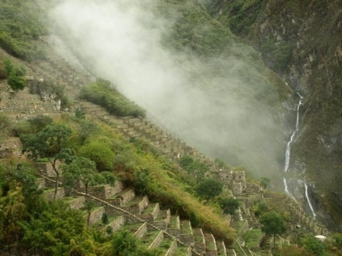 Peru Choquequirao mist