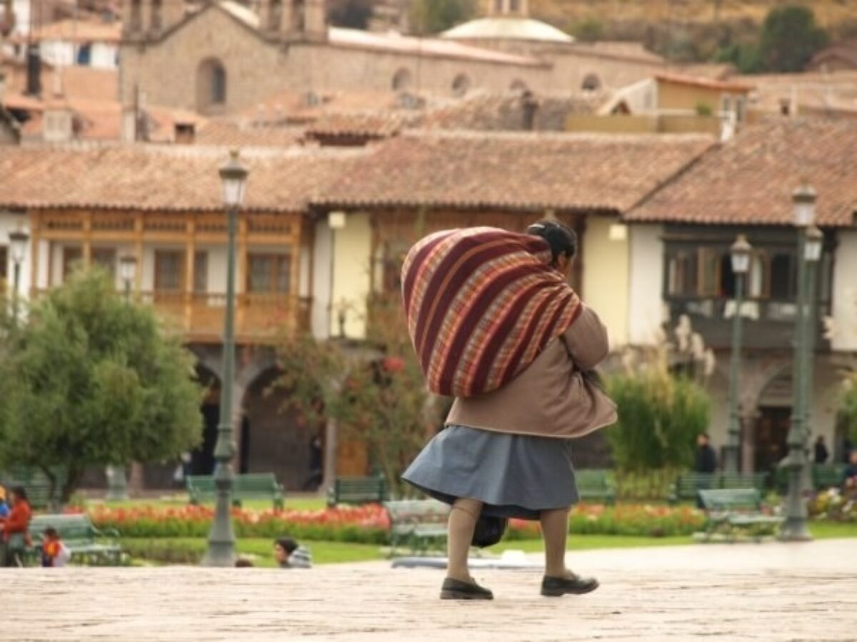 Peru Cusco lady