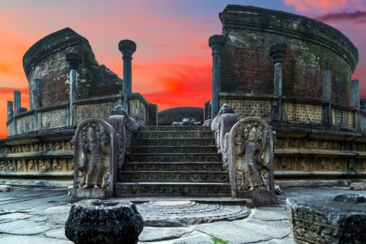 Sri Lanka Polonnaruwa Vatadag2
