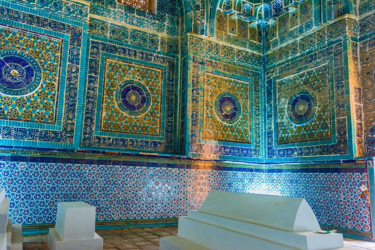 Inside Shah i Zinda