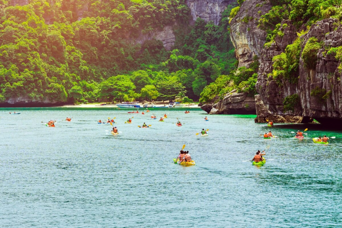 Sea kayaking Ang Thong National Marine Park ko samui thailand