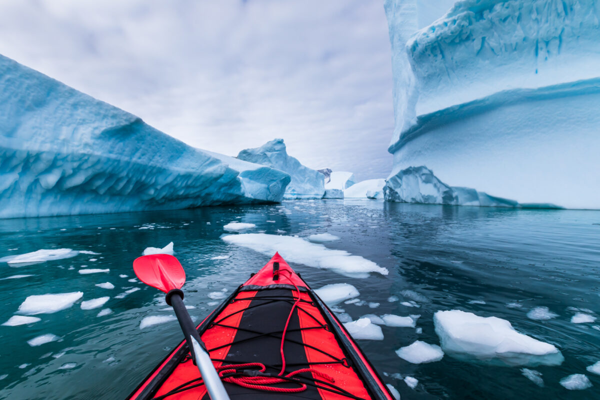 Antarctica_kayaking
