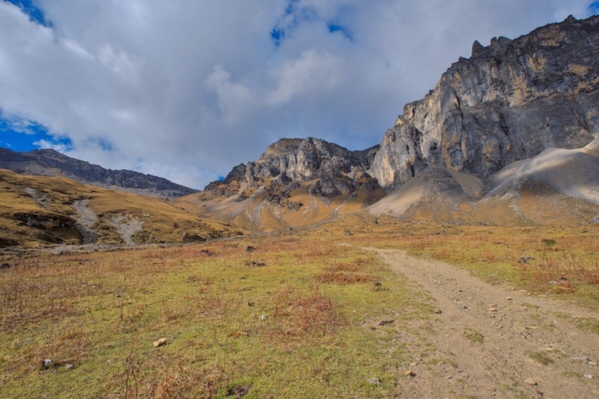 Jangothang to Soi Yaksa via Bonte La Pass
