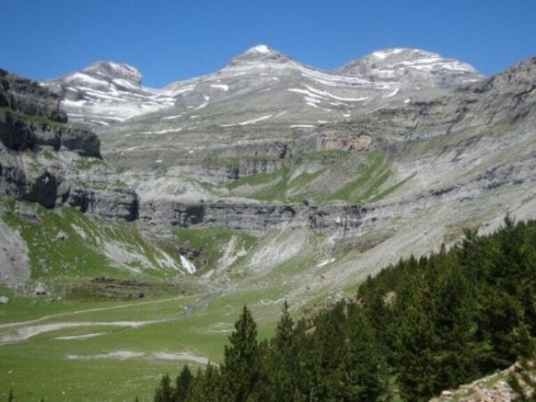 Hike Pyrenees