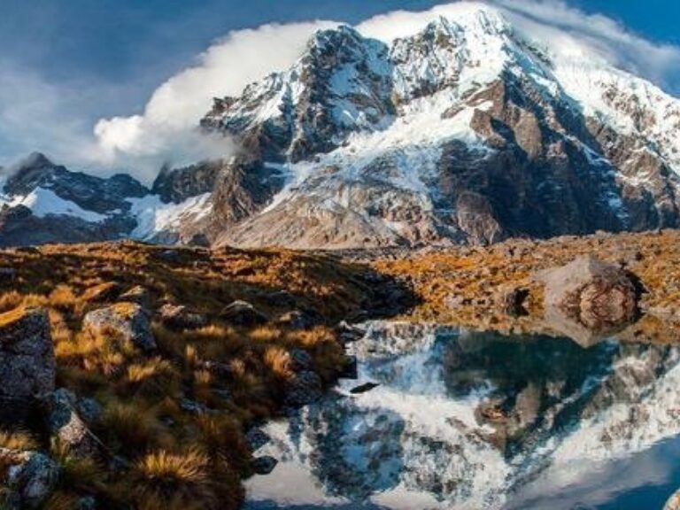 Valencia Travel Cusco