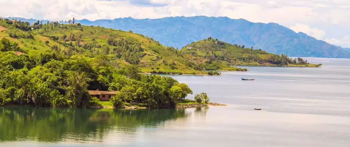 Hermosa rwanda lake