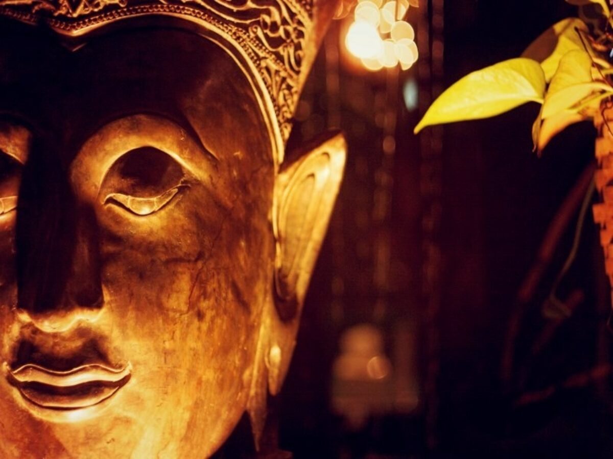 Rickshaw Thailand chiang mai buddha head golden statue close up